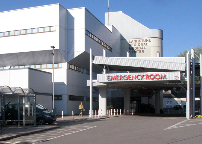 Photo of Dutch Medical Officers and the TATRC Team