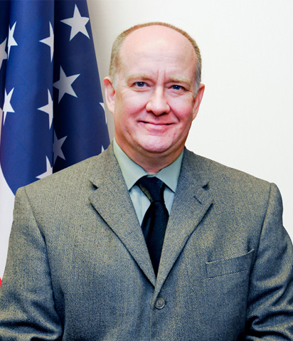 Mr. Tom Bigott, R & D IT Project Manager for Medical Intelligent Systems Laboratory is Employee of Quarter for Quarter 4.