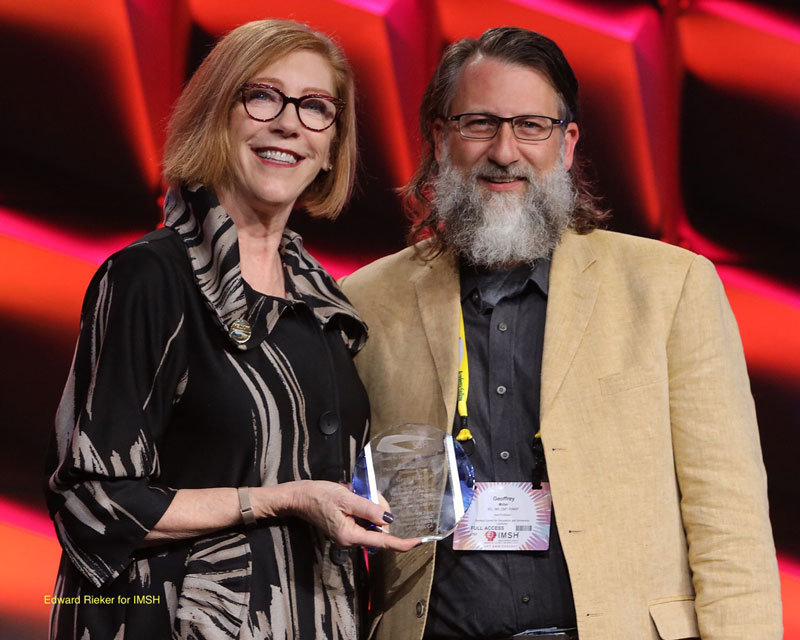 Mr. Geoff Miller (right), was awarded the Presidential Citation by Ms. KT Waxman (left), President of the Society for Simulation in Healthcare. Photo by Edwards Rieker for IMSH.